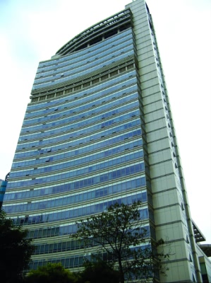 上海电视台电视大楼说明：建筑高度168M